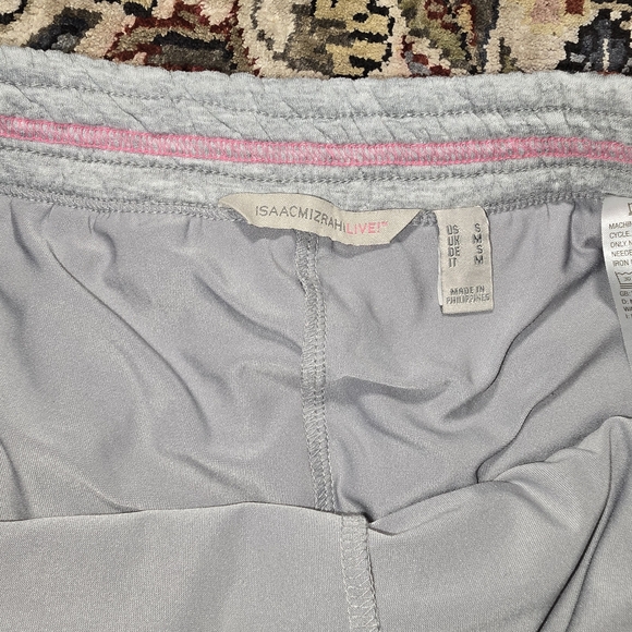 Isaac Mizrahi Quilted Light Gray Mini Skort - Picture 3 of 4